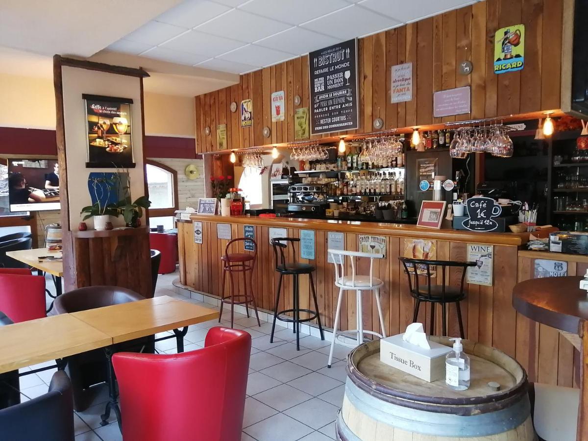 Le Grand Chatelard Hotel Bar Restaurant Sainte-Marie-de-Cuines Zewnętrze zdjęcie